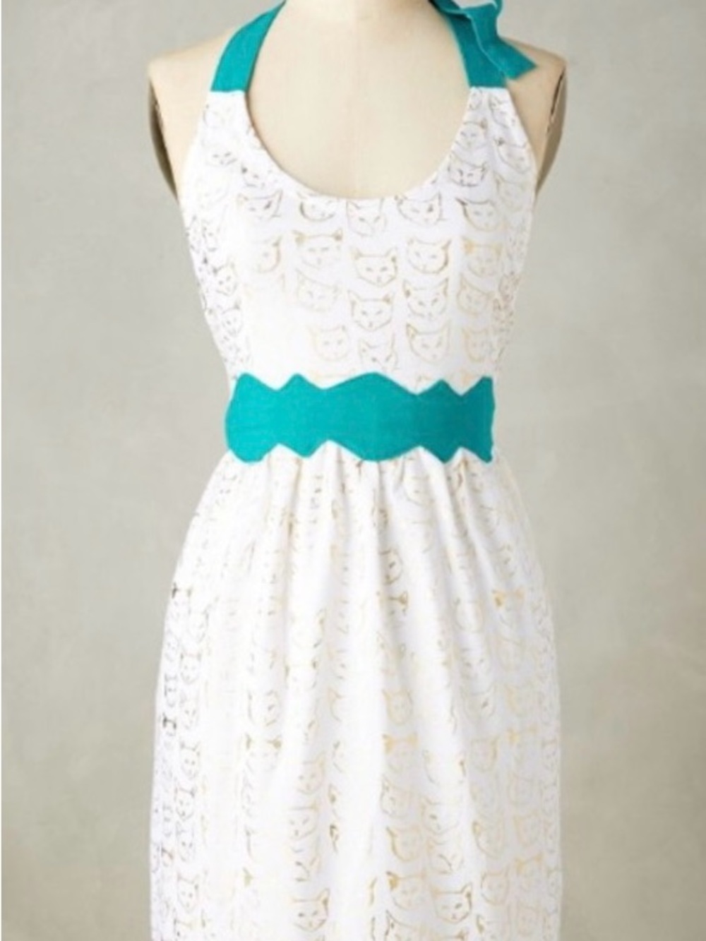 Anthropologie Leah Green White Apron with Gold Cat Pattern